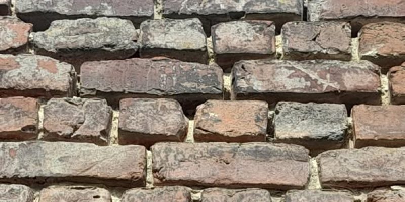 des joints poreux sont un grave problème pour un mur qui risque de se déformer